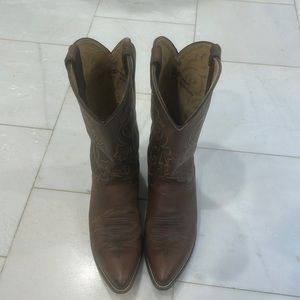 Rich Brown Size 10 D Justin Boots